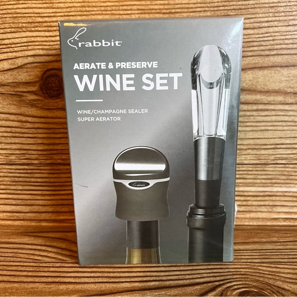 Rabbit Aerate & Preserve Wine Set Wine - Champagne Sealer Super Aerator NIP - Picture 1 of 9